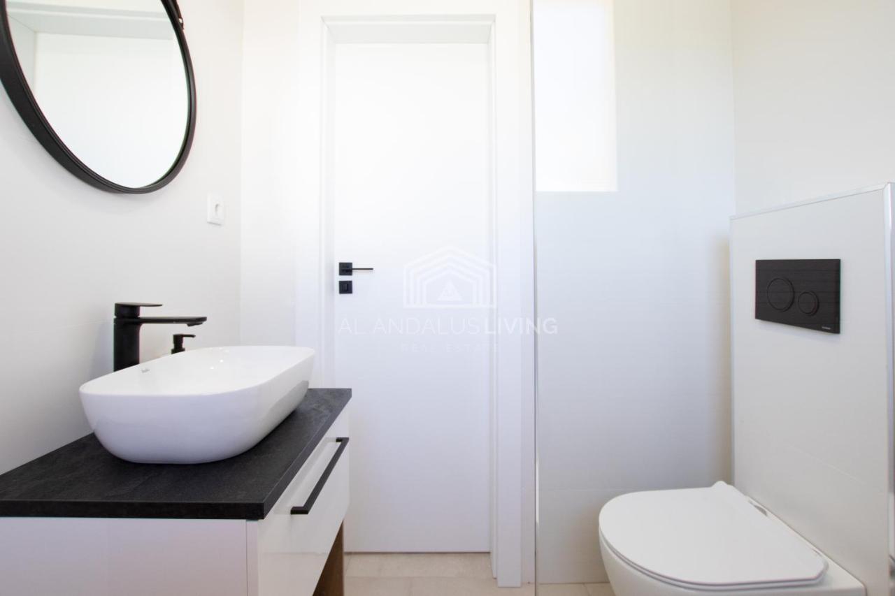 Panoramic Sea Views And Direct Access To The Beach From The Community In Torrenueva Lejlighed Málaga Eksteriør billede
