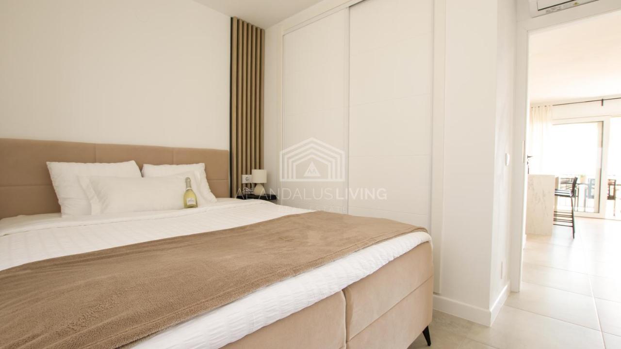 Panoramic Sea Views And Direct Access To The Beach From The Community In Torrenueva Lejlighed Málaga Eksteriør billede