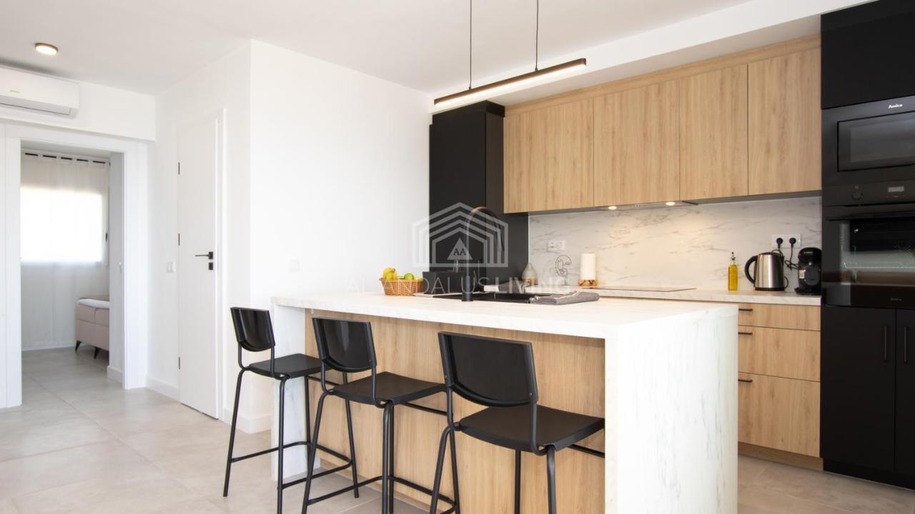 Panoramic Sea Views And Direct Access To The Beach From The Community In Torrenueva Lejlighed Málaga Eksteriør billede